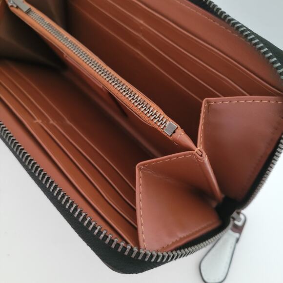 COACH × KEITH HARING White Dog Wallet Zip Around Rare Pebble Leather Large - Picture 4 of 12